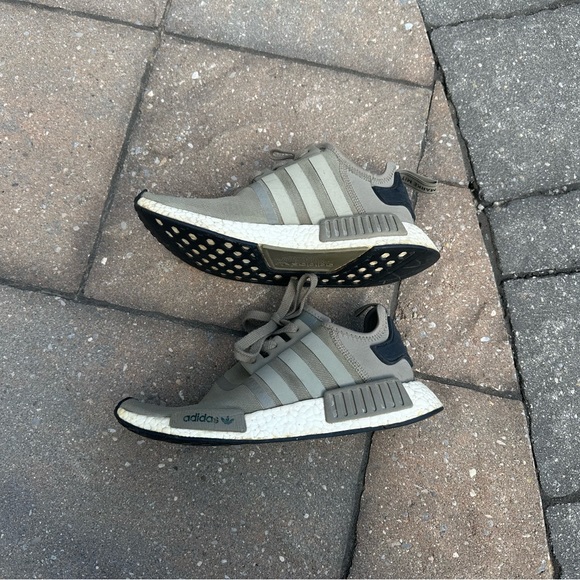 Olive green NMD R1 - Picture 3 of 4